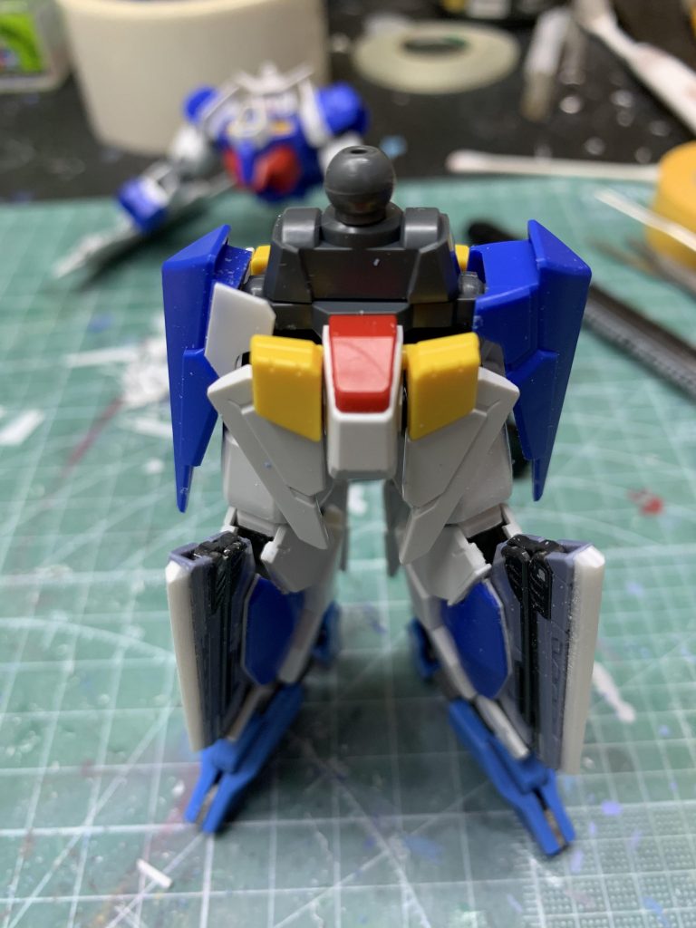腰パーツを内側に詰めました。