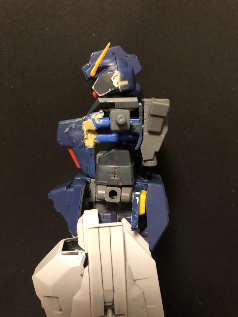 胴体の工作が壊れそうで一番怖かったです笑思い出しましたが、ヘッドも頬アーマーを好みで変えていました！笑今のところはこれくらいです！まっちゃんさんに見て頂ける！！！っという思いで投稿しましたが、他の方からも、いいねやコメント頂けると嬉しいです！生憎忙しい高校の一生徒なので、亀の中でも物凄く遅い亀ペースですが、見守って頂けると嬉しいです笑  m(_ _)m追記 途中作品は制作ストーリーに投稿することは理解しているのですが、写真が多くあるため、こちらで投稿させて頂きました。ご了承ください。