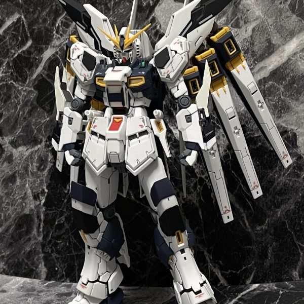 Maxi-νガンダム　(マキシーニュー)