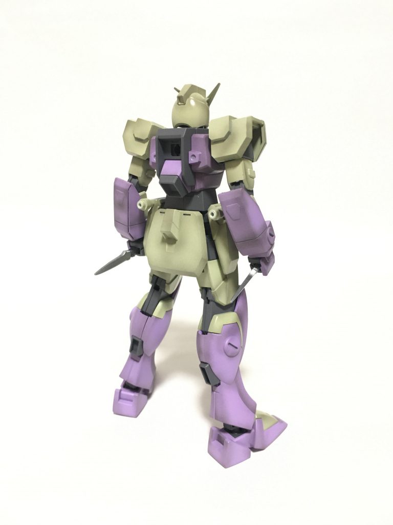 リアビュー。バックパックが無いので少し寂しい感じがします。