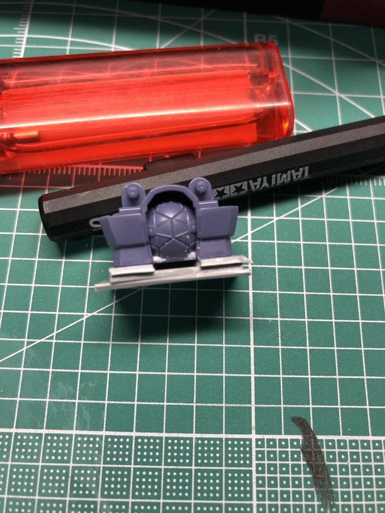 プラ板で腰延長したりしました！