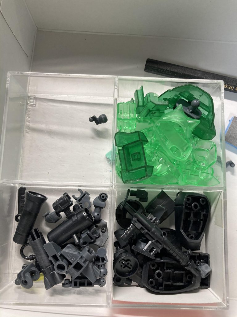 パーツ毎に分けて何回も磨きました。