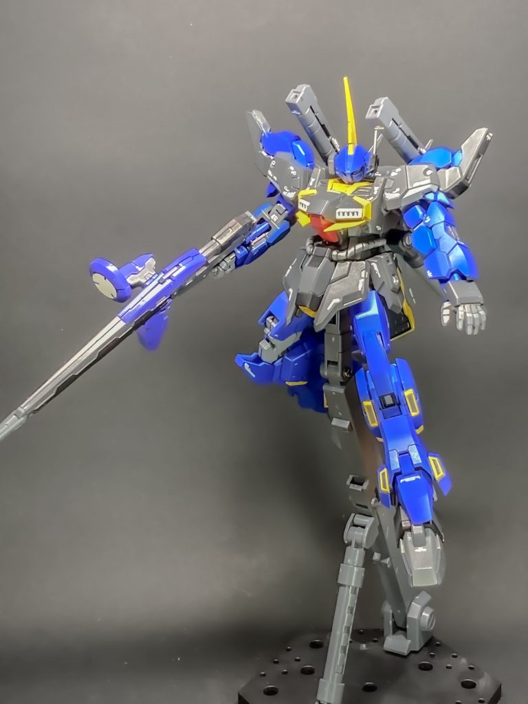 武装①「長距離型ビームライフル」バーザム改Ⅱが携行するビームライフル