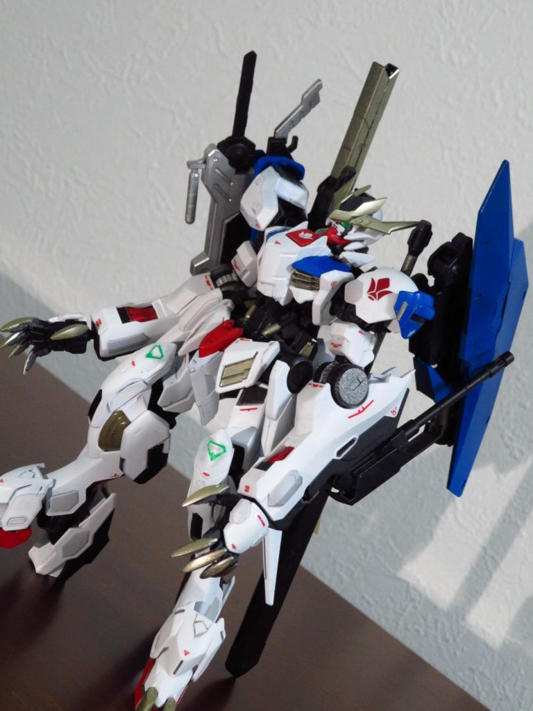 正面！左右非対称にしてみました！