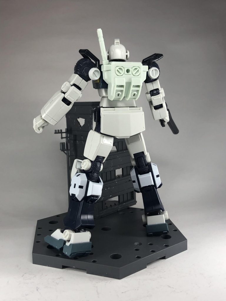 塗装前極力サンボル系のパーツを使ってラインを合わせています