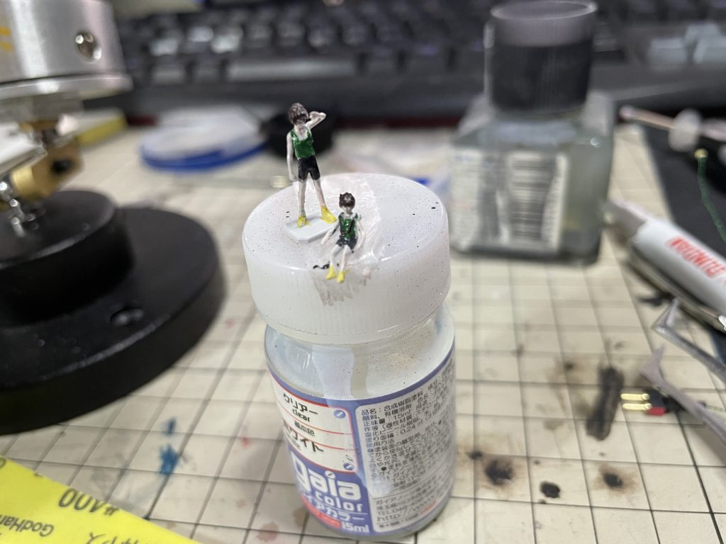 ヘタクソですがヒイロも塗装しました。