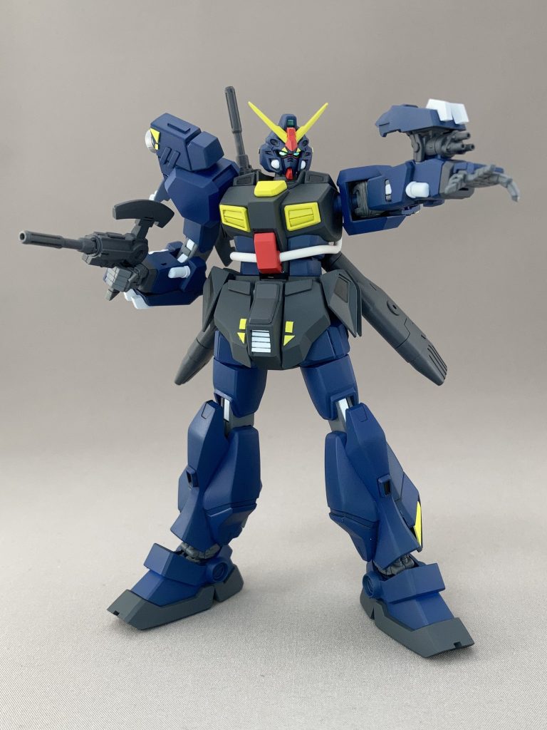 高周波クローとガトリングガンせっかくなのでキットのガトリングガンもつけました。ヒートホーク一体型ハンドガンは、OOのGNソード2とザクⅡのヒートホークから。