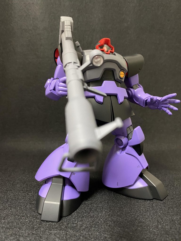 反対から。ジャイアントバズデカい。