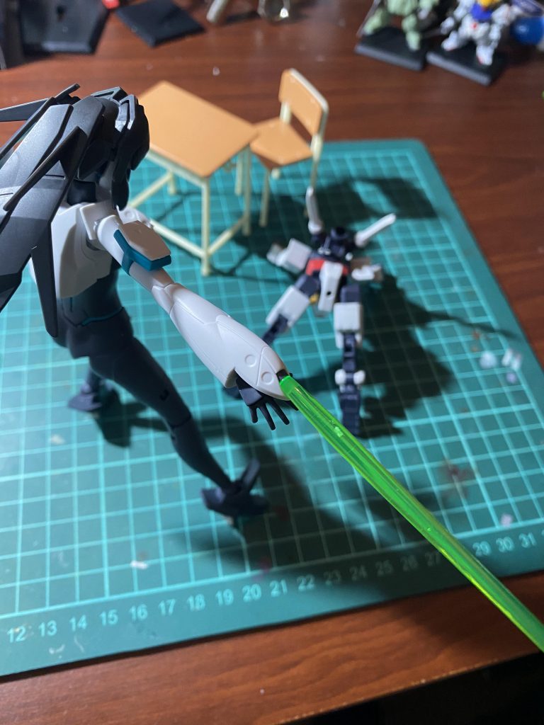 テメェみたいなクソガキにはケツバットだ！違う！？それビームサー…アッーーーー！！！！