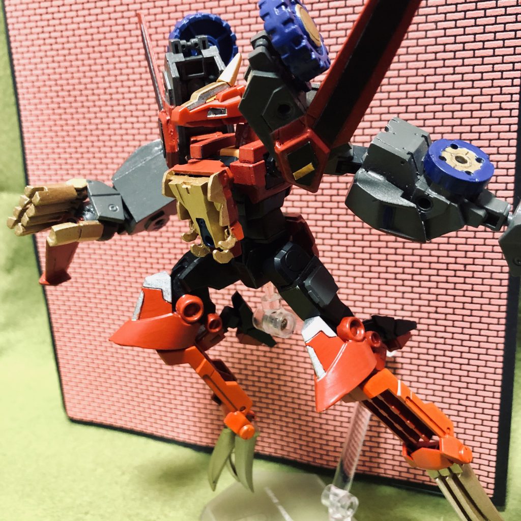 あちらのアニメではまだ未登場のストライカーコンバイン