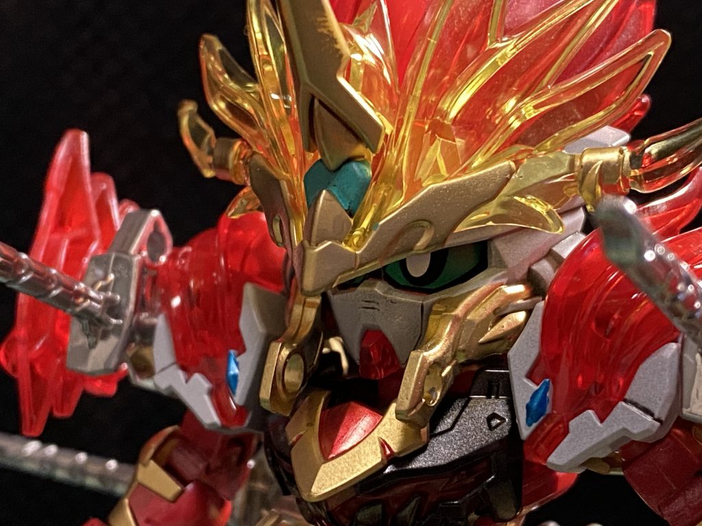 ホワイト部分は黒立ち上げ、ゴールドはMrメタルカラーのブラスとマッキーのゴールドを併用しています。刀はメッキシルバーにて(°▽°)