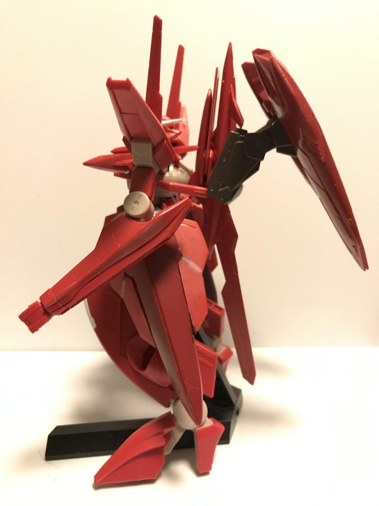 ドライの肩アーマーとアルケーのサイドアーマーのニコイチですこの為にスローネドライを2個買う事になりました( ´Д`)y━・~~