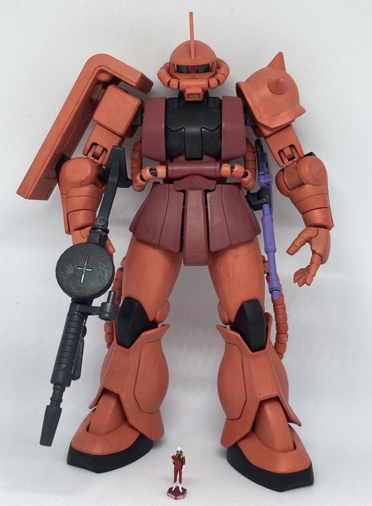 HGシャア専用ザクと並べて