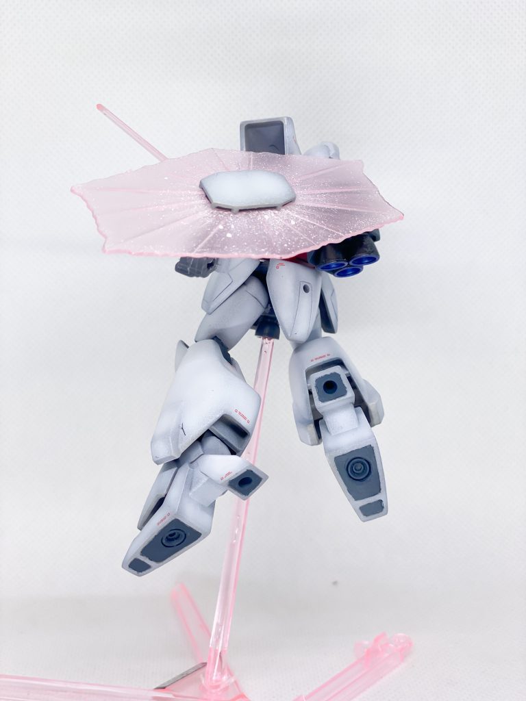 足裏も塗り分けてバーニア埋め込みました。