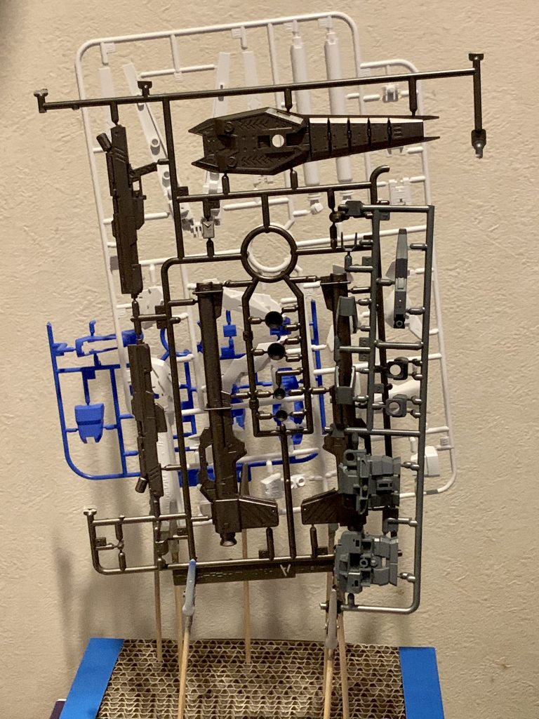 他のパーツもランナーごと全塗装しました。