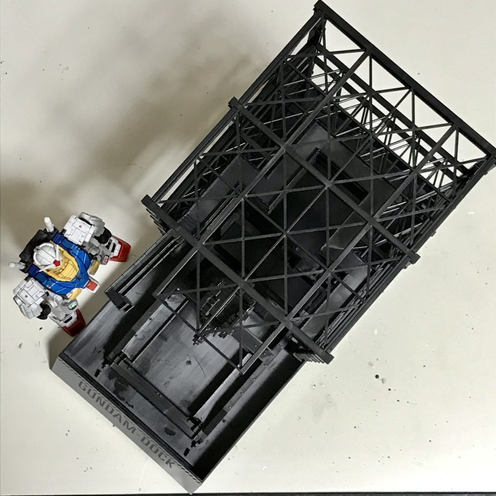 いかんせん、ドックが想像以上に大きいこと！ 置き場に困ります(^^;;