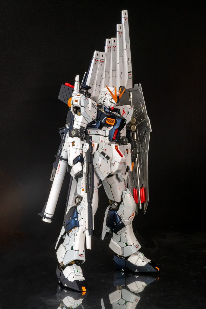 スジ彫りは深彫りのみで追加は無しです。