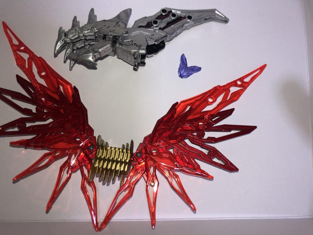 コードギアス感出す為に夏侯惇のマスク(ゼロのマスク)司馬懿の腕は指切断してバラバラに動くようにしてます(紅蓮の腕)司馬懿と曹操の羽組み合わせてます。(紅蓮聖天八極式)