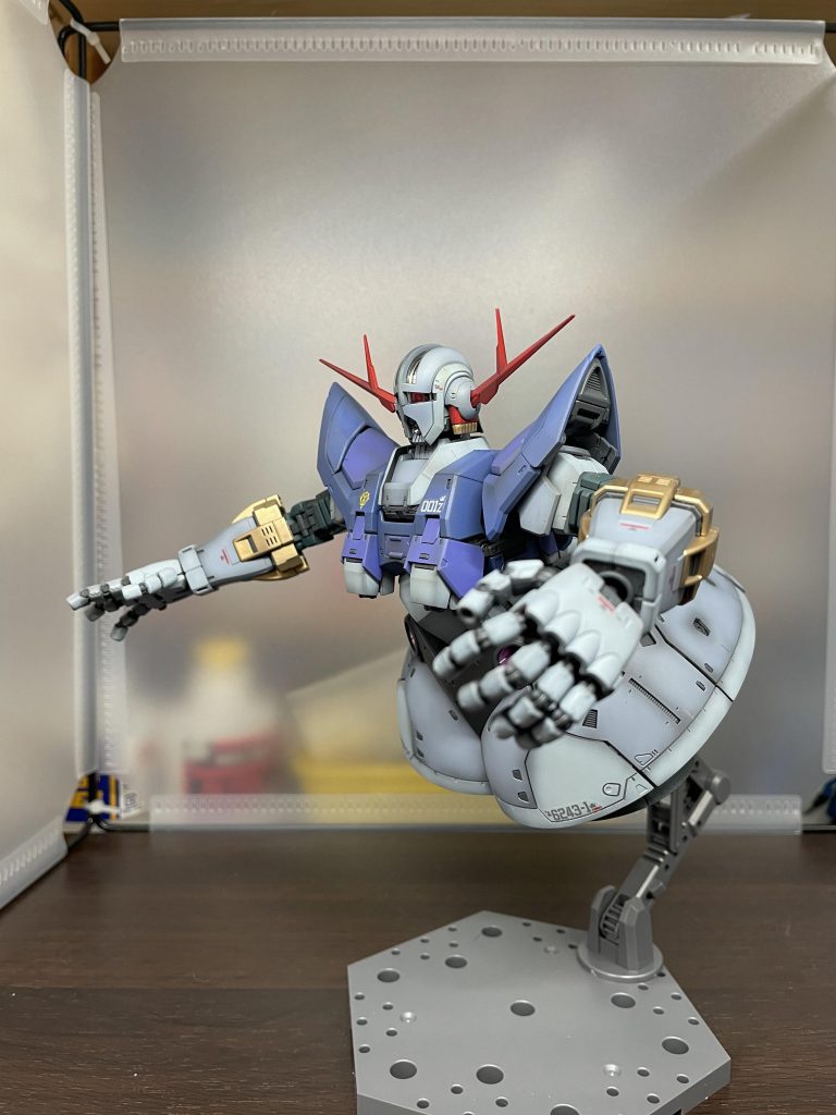 黄色は使わずにゴールドで