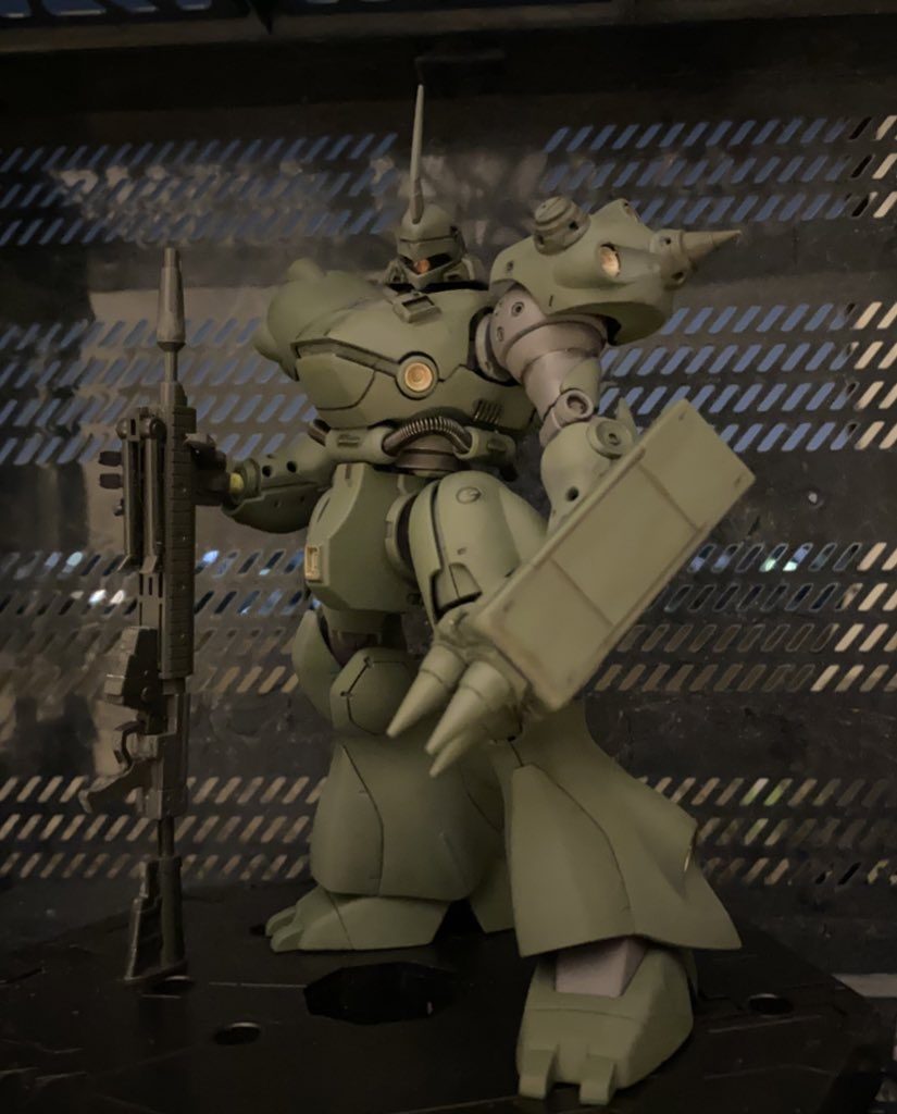 設定にはない武装やカラーリングもケンプファーには似合うと思います。