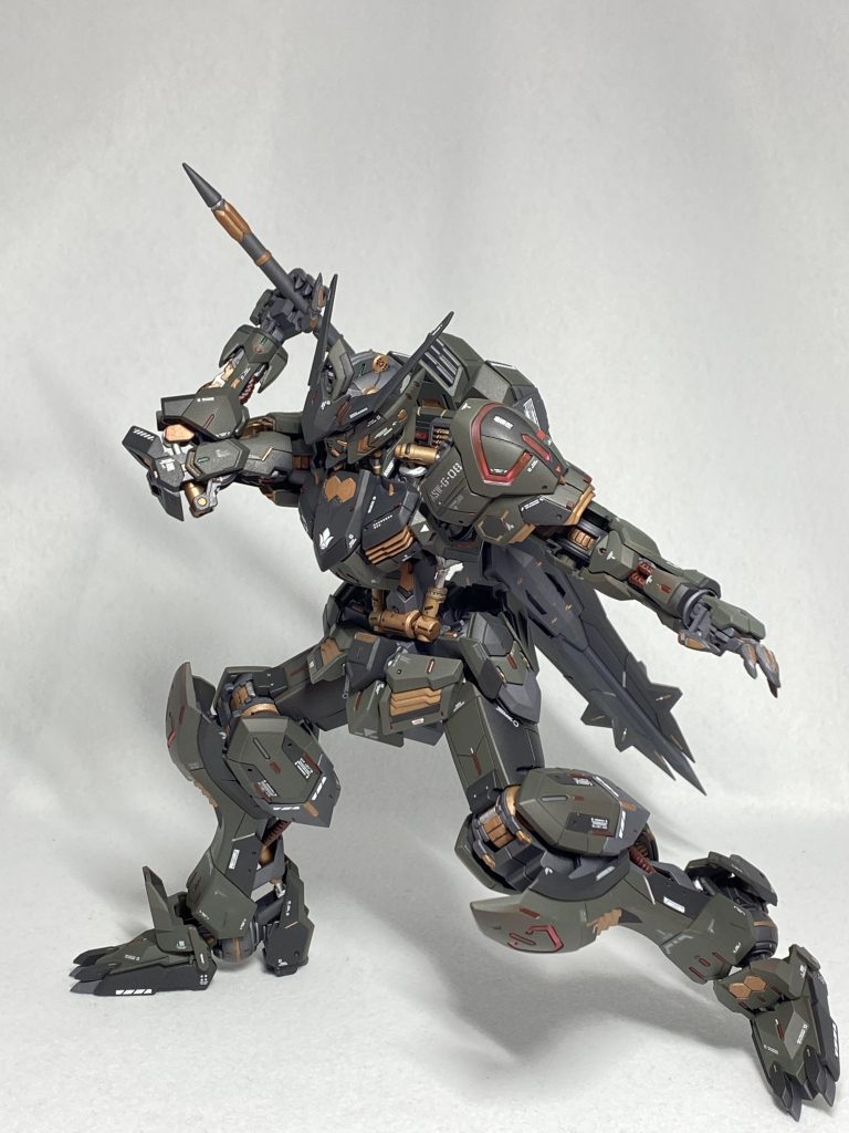 カラーは、ダークグリーンやジャーマングレイなどをメインに！