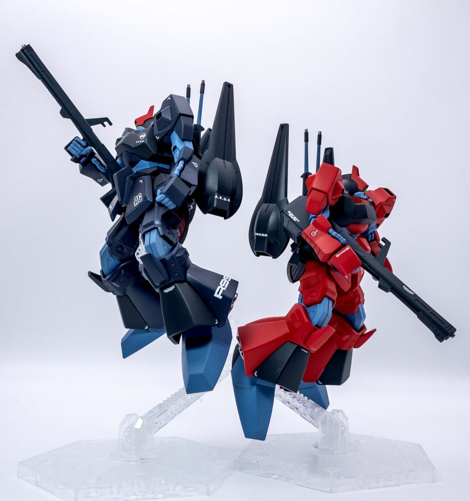 クワトロ機と。並べるとグッと雰囲気がでます。最後までみていただきありがとうございました。