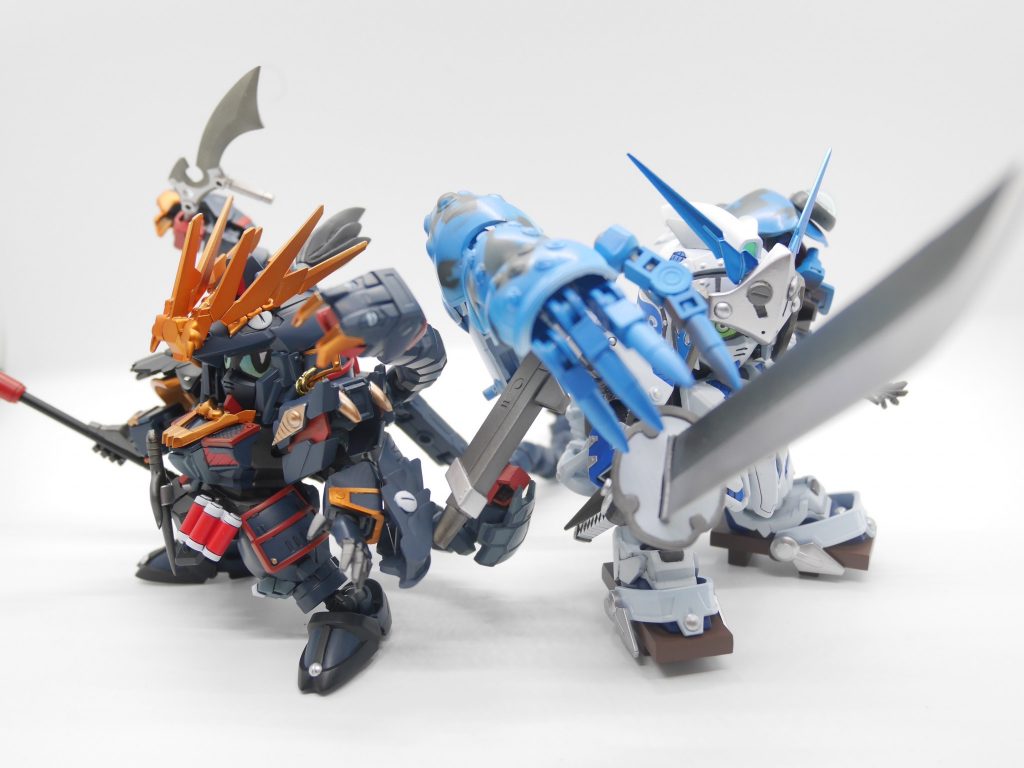 以上が三竦み2作品目の隠密大蛇丸の紹介になります。ここまで見て下さりありがとうございます。最後に前作の自来也頑駄無と戦場で共に戦うシーンの妄想写真を。では、次回を待て！