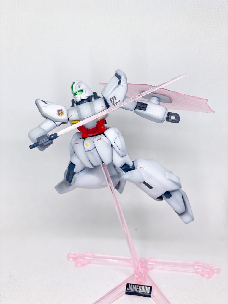 ビームサーベルは基部をグラデーション。