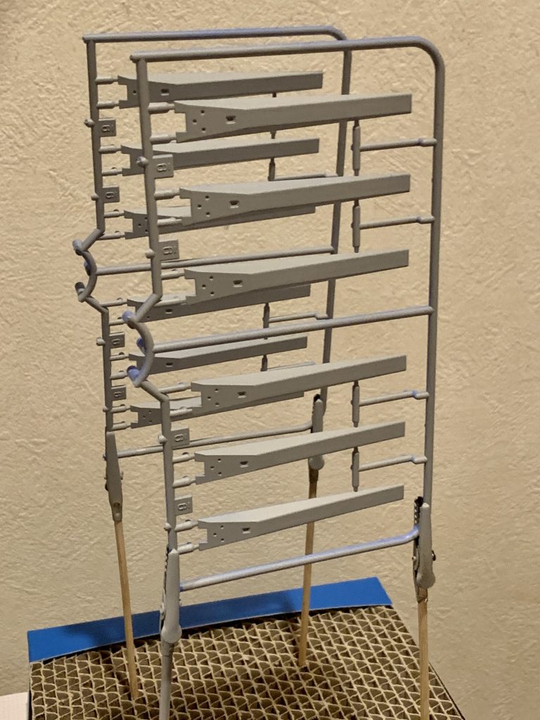 ランナーごとサーフェイサーを吹き付け