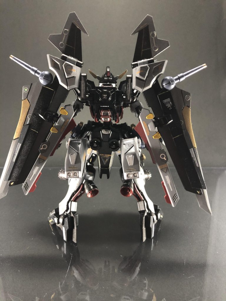 めちゃくちゃ安直な名前なんで説明する必要も無いと思いますがストライクノワールとヴィダールミキシングしました。二丁拳銃機体同士だったんで相性いいかなーと思ったのが発端でした。