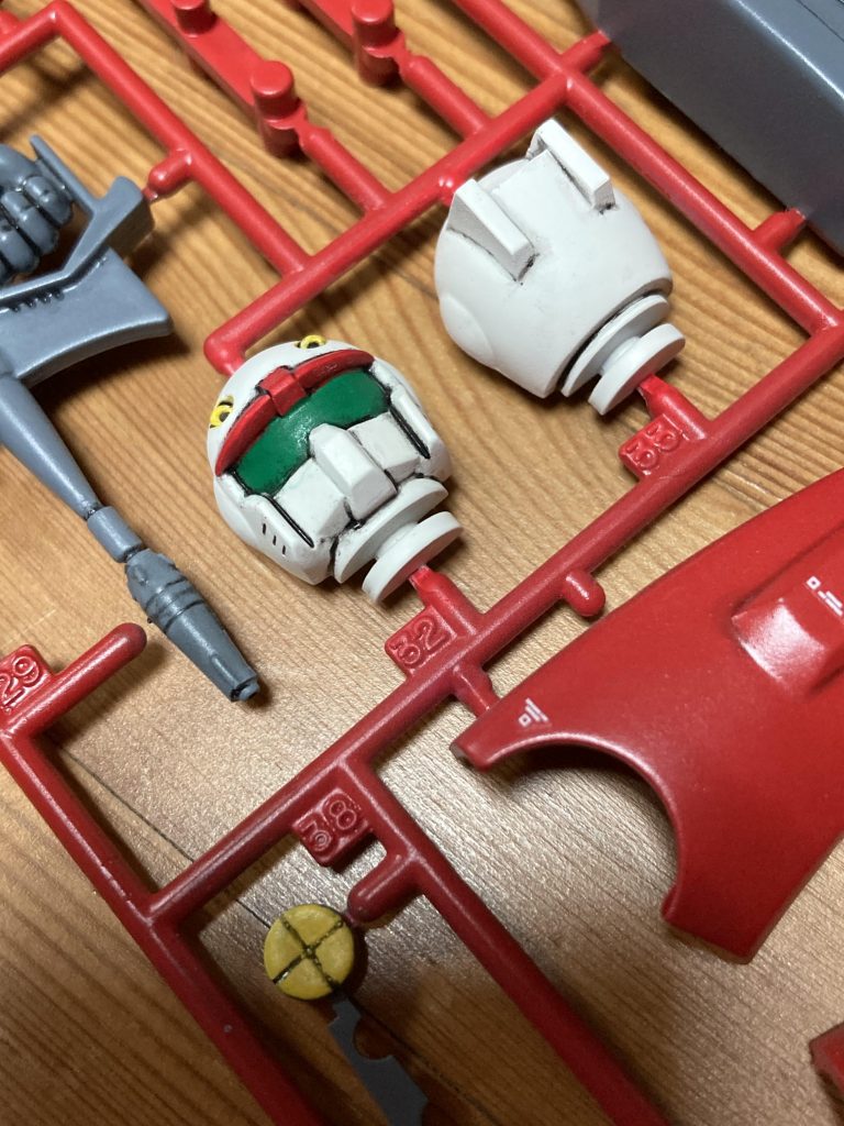 極力マスキングしてエアブラシ塗装