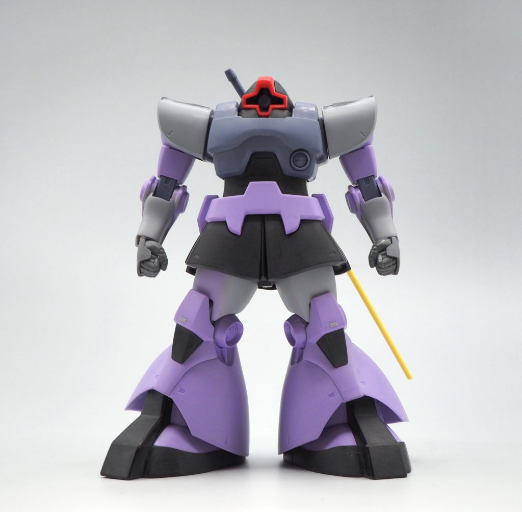 中途半端なサフ状態ですが、こんな形状です。     