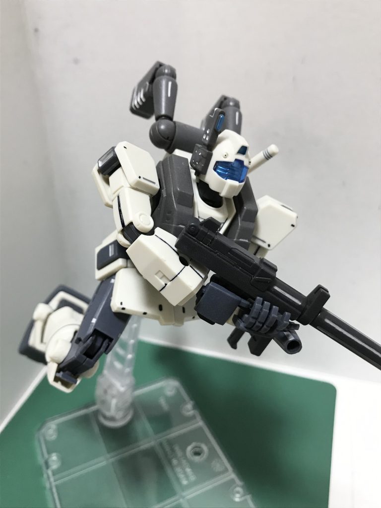 ビームガンを装備して手は3種類あり、全て両手分付属