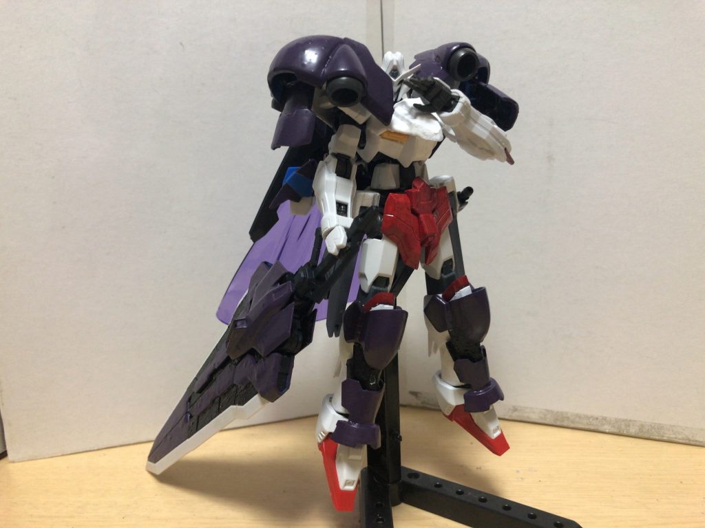 増加装甲「デュール」残されたわずかの機体データから製造されたかなり強固な増加装甲で圧倒的な防御力を得た。増加装甲には変わったモードが備わっており、その見た目に反した戦い方は敵の無力化に磨きをかけた。大型武装「バスター・ジョワユーズ」開発者の1人が趣味で見てた映像作品に登場した武器に影響を受けて製造したもの。ブレードモードとブラスターモードを瞬時に切り替えることが出来て、その耐久性も申し分ない。