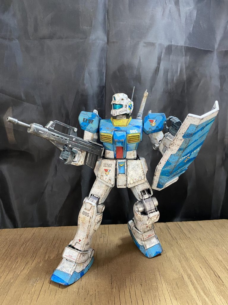 しばらくしてジョニーライデンの帰還のヤザンのガンダムMKⅡに憧れヤザンカラーのジムにしようと製作復帰しかしデカールがないという事に気づくと同時にプレバンでジムナイトシーカーが着弾!ナイトシーカーはヤザンカラーじゃね?と先にナイトシーカーにお手つき!