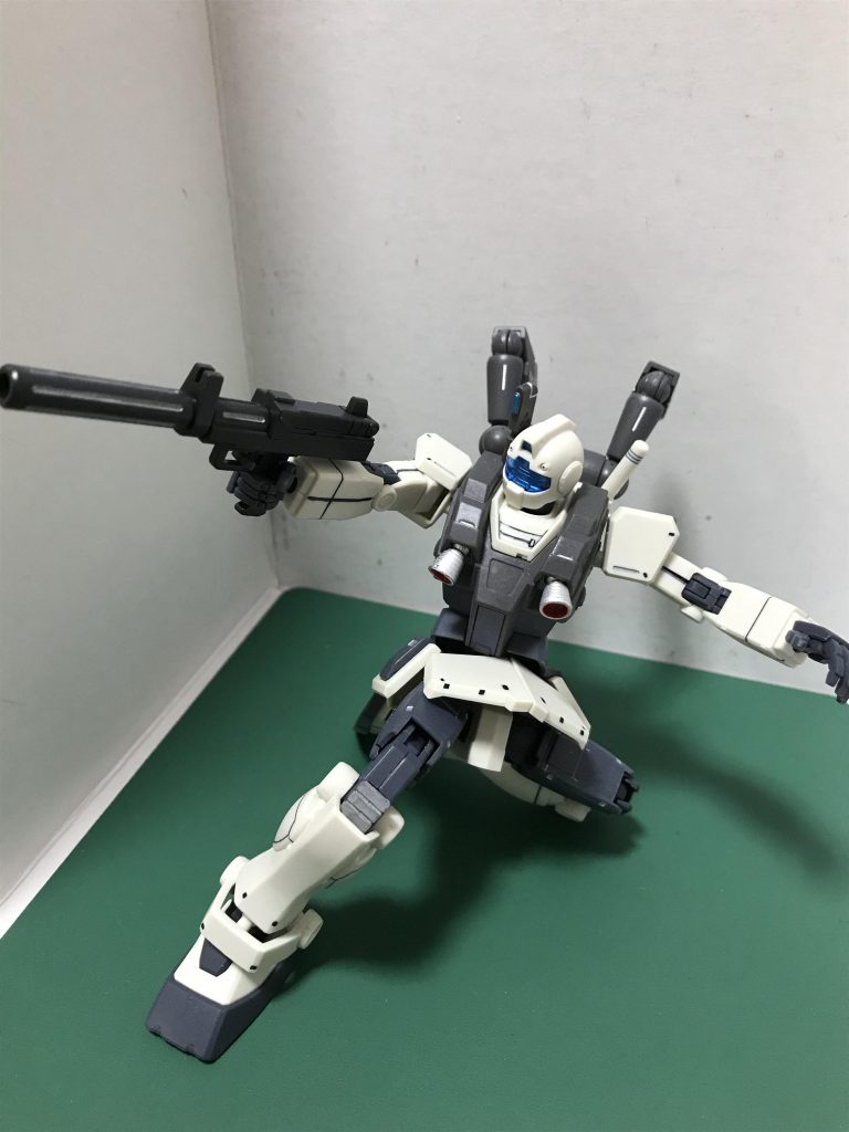 膝立ちは可能ですが、フロントスカートの構造上やや苦手な感じ