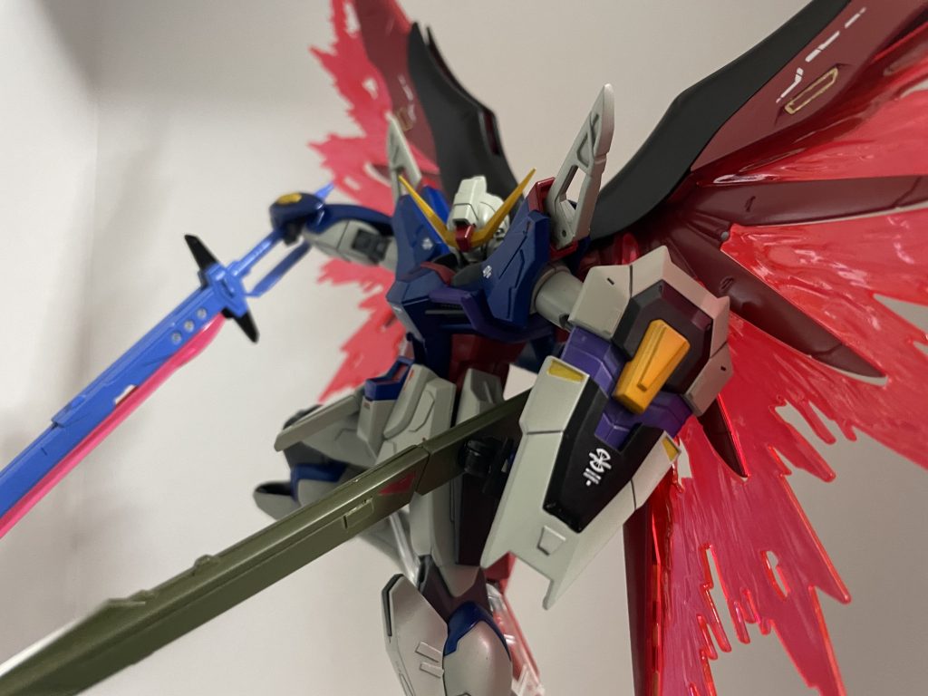 デスティニーガンダムの武装もカラーリング変更、実盾内部のパープルはメタルビルドから取り入れたカラーリングです