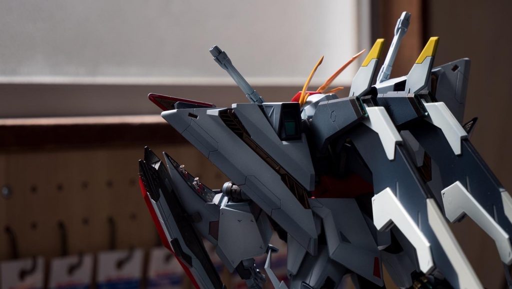 肩のアーマーもかっこいいデザインですよね。