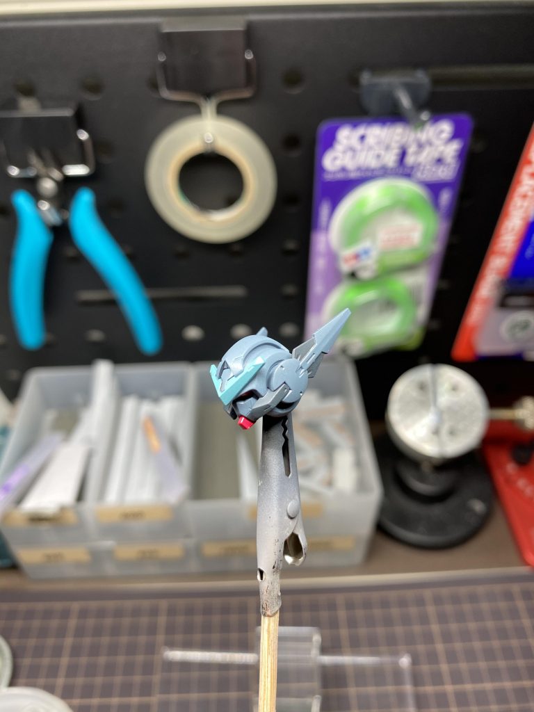 ヘッドパーツ塗装終了して、思った以上にかっこよくてテンション上がっている時に撮った写メです。