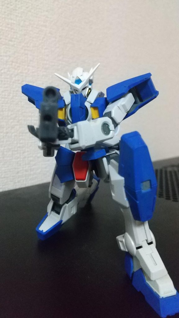 武器はブレードとこの近中距離用SRのみです