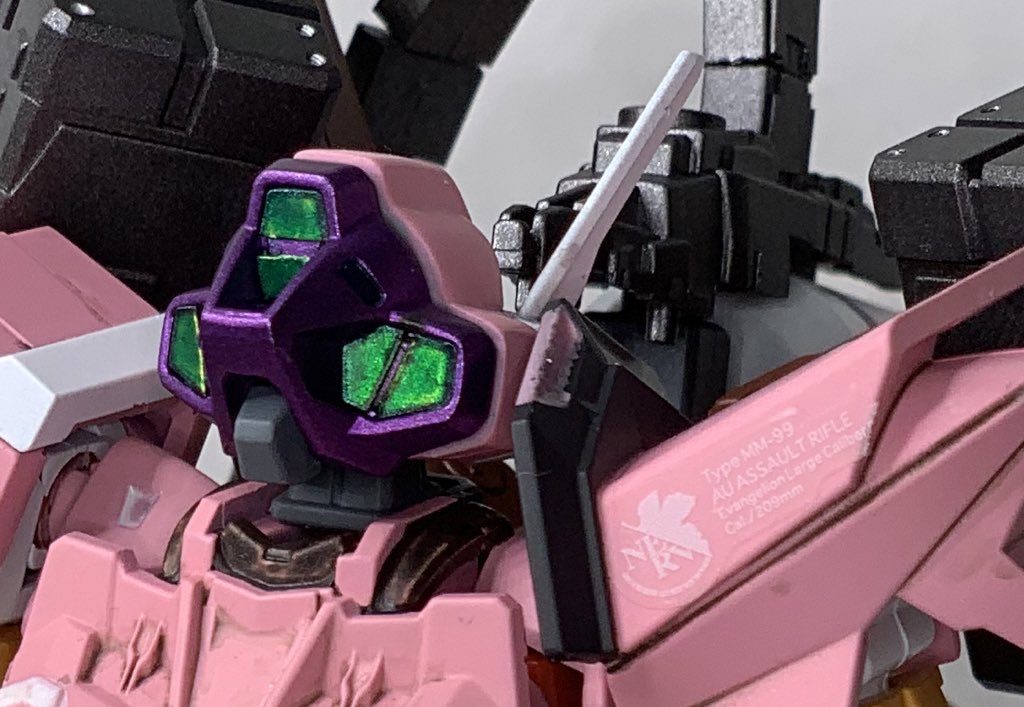 デカールなどはRG 8号機から持ってきているので少しはエヴァっぽく見える気がします