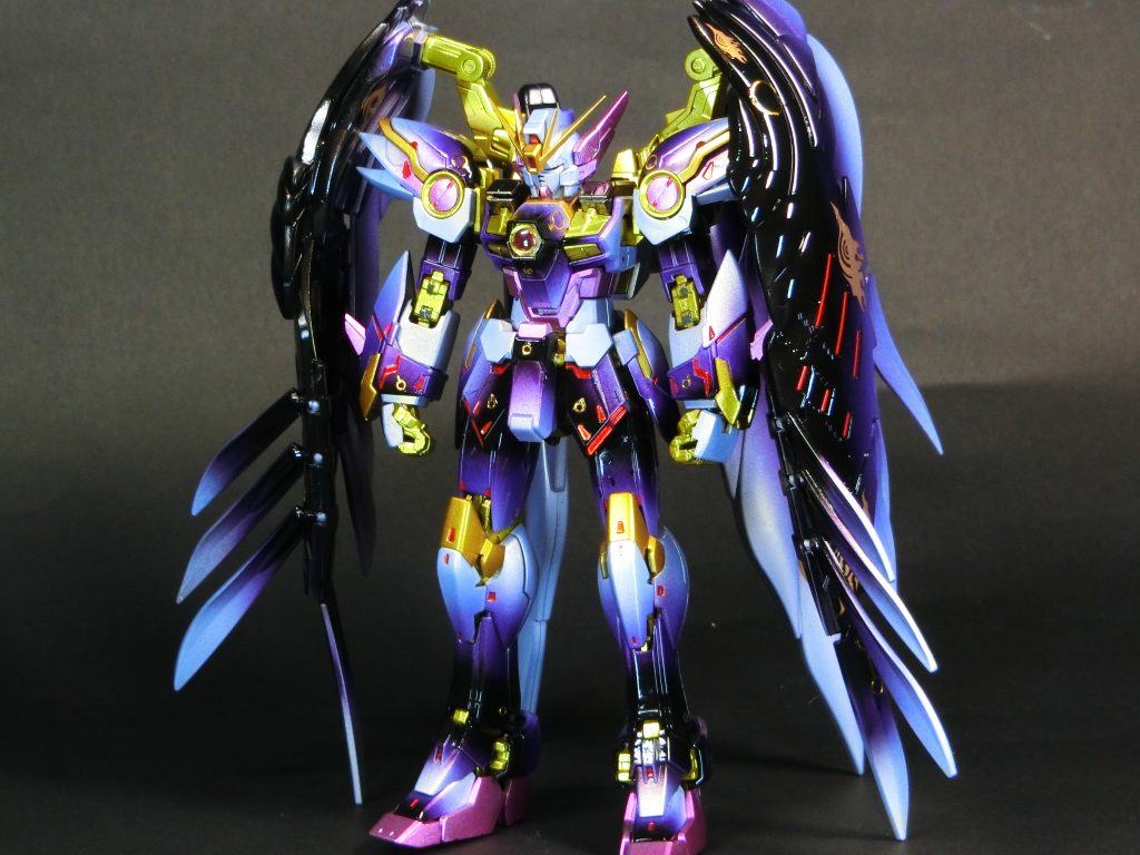 赤はガンダムマーカーEXロイヤルメタルレッドでちょい塗り