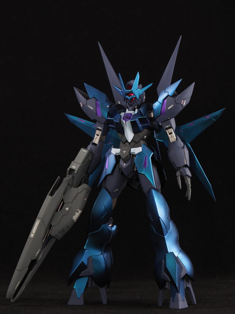 以下の3点をメインに弄っています。①首軸の延長②脛アーマー先端の形状変更③手の先端など各部パーツのシャープ化