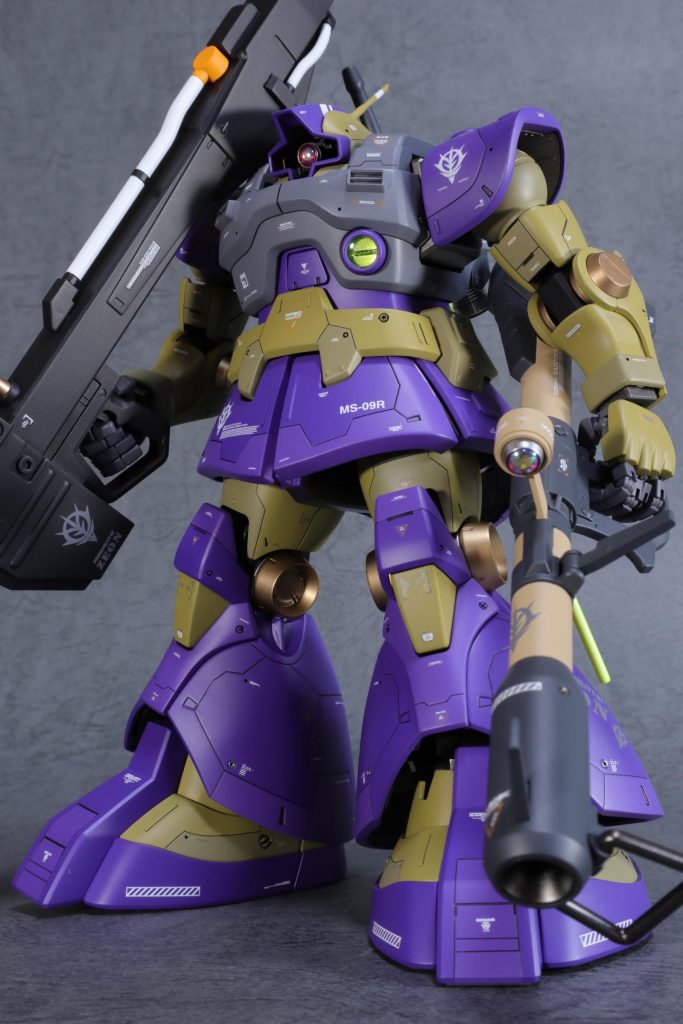 バズーカはいつも単色で塗装していたのですが今回はタンとグレーで。今っぽくなったと個人的には満足ですが好き嫌いはありそうです。