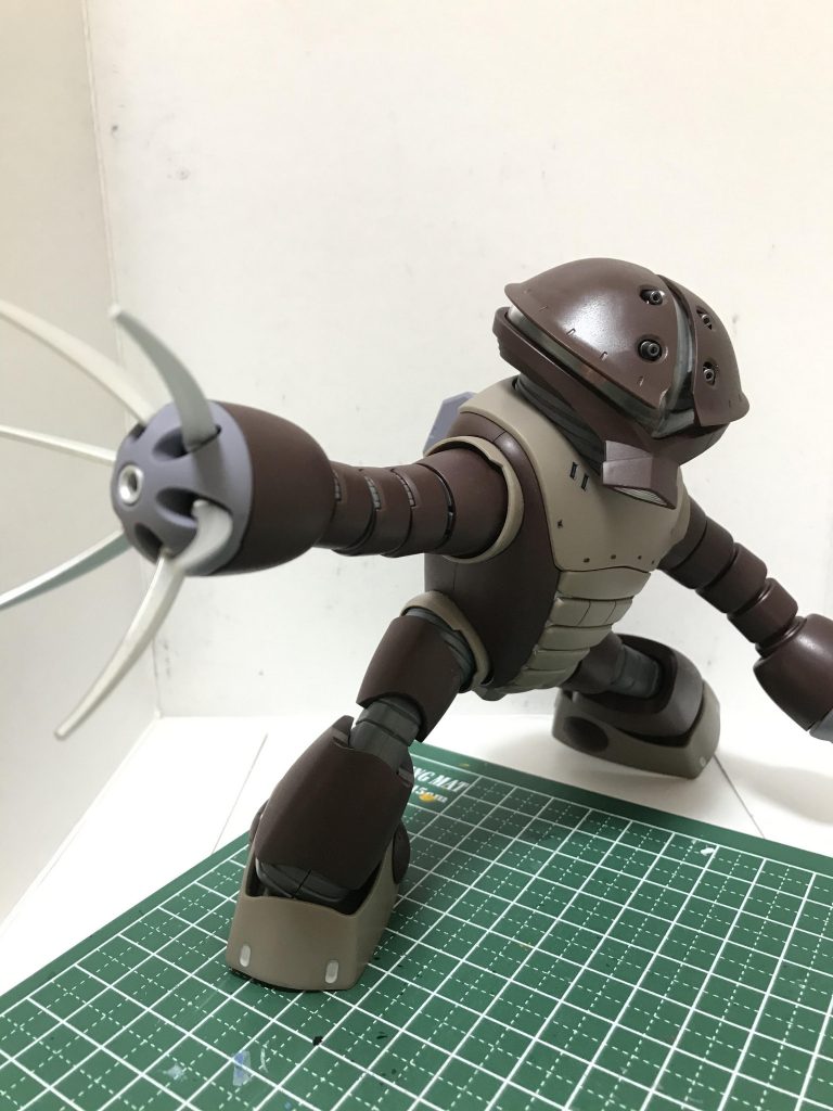 腕にはジョイントが左右で3つずつ、計6個付属しているため伸ばすことも可能に