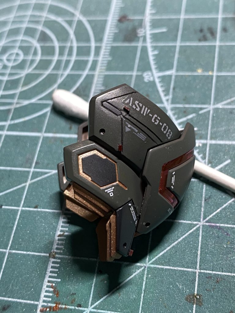 デカールなども情報量を多くする為細かく貼りました！