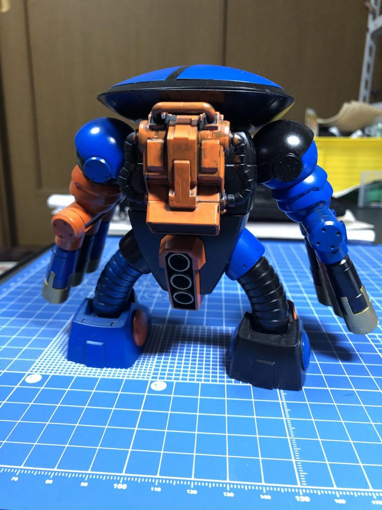 ランドセルは墨入れではなくオレンジで隠し切れてない黒サフです。笑