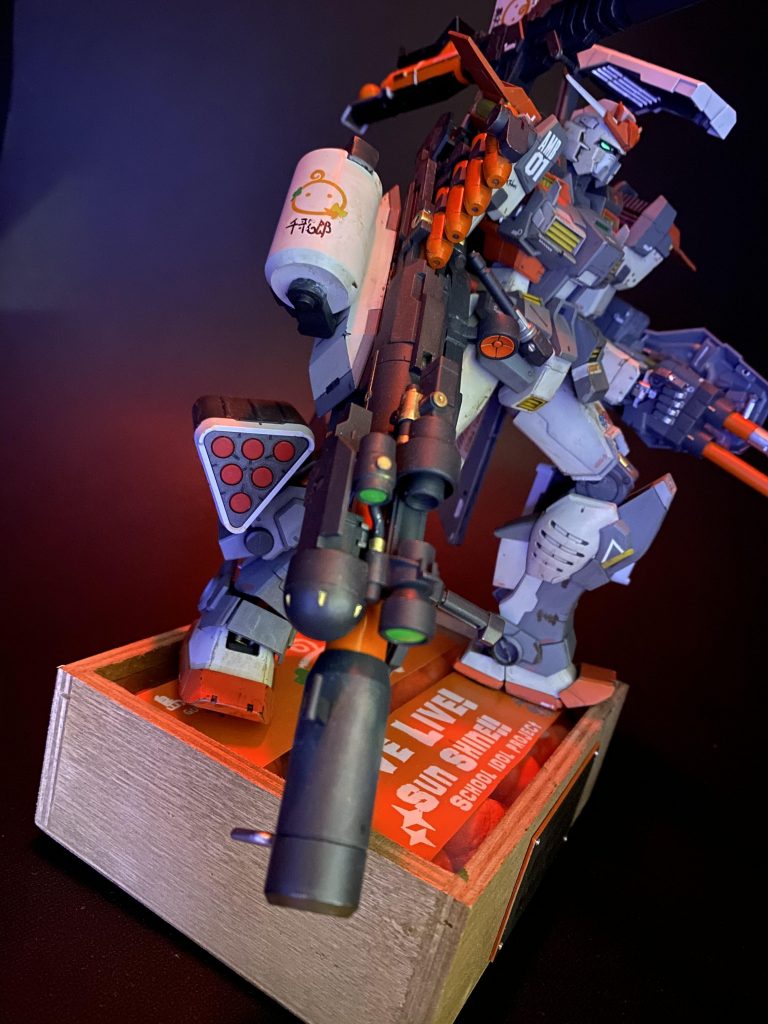 もう少し紹介をば。寿太郎をさらに甘く小さくしたみかん、「千歌太郎」を砲撃するミサイルバズーカです。露出した弾薬は空で、バズーカ内でミキサーしたての千歌太郎を詰めて発射するという設定です。