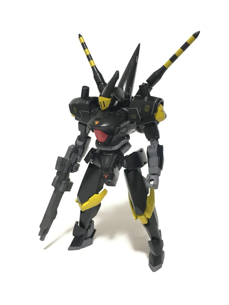 フロント。一応自立も出来ます。ガーベラテトラ、モビルレギンレイズ、百錬のミキシングで作成しています。