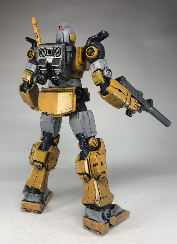 バックパックはFGガンダムからカラーリングはオレンジで塗ってはいたのですが、写真だとかなり黄色に出てしまっていて、まるでジムトレーナーのようですね